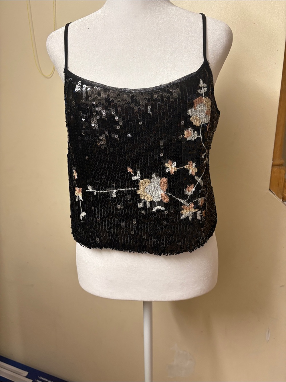 Ark & Co black sequin floral embroidered crop cami top size M